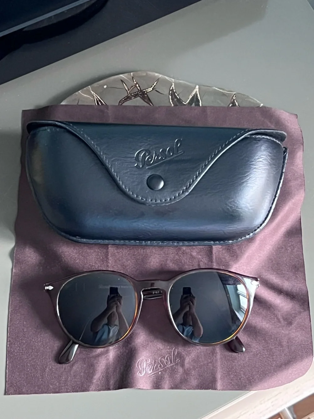 Persol PO3152S - Classic Tortoiseshell Round Sunglasses - Green Lenses